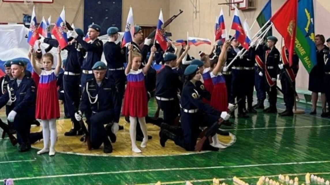 В Волжском почтили память погибших от террористов детей