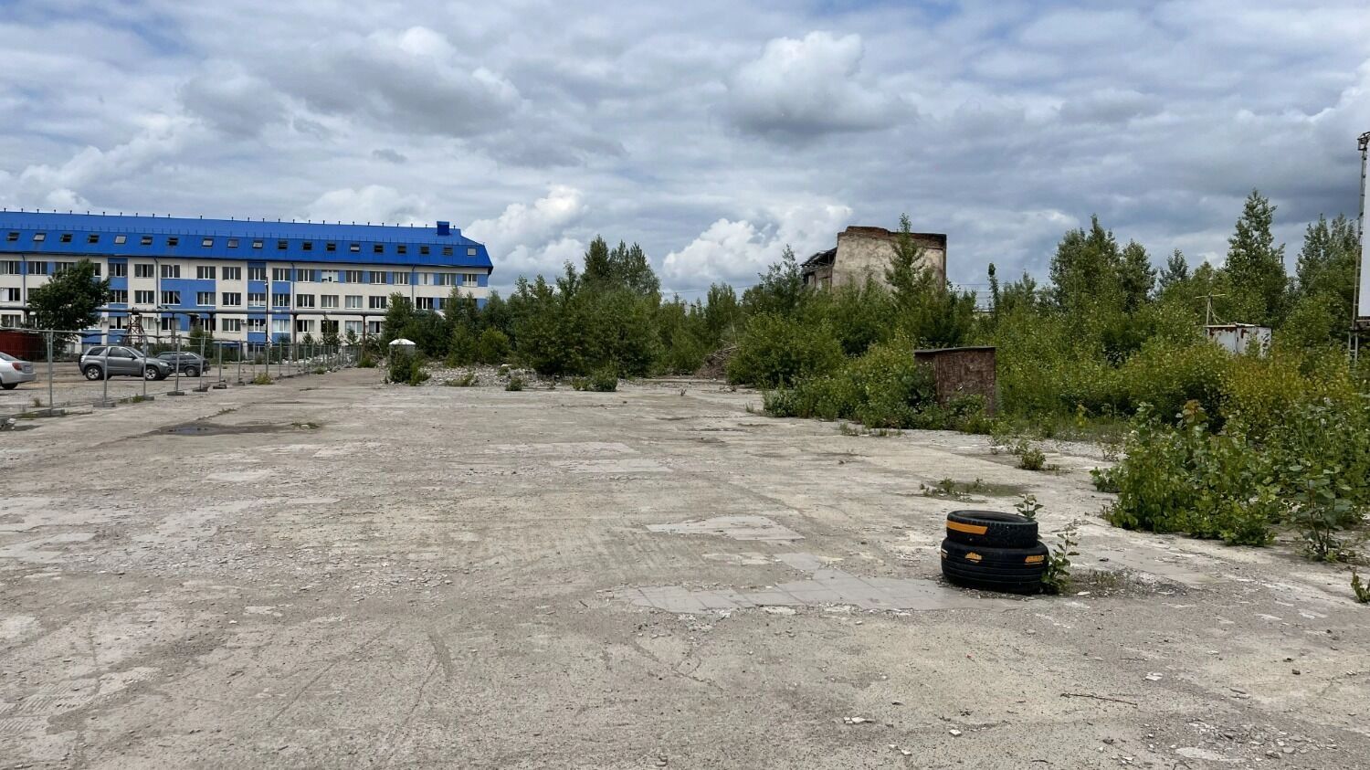 Территория бывшего ТЦ "Адмирал"