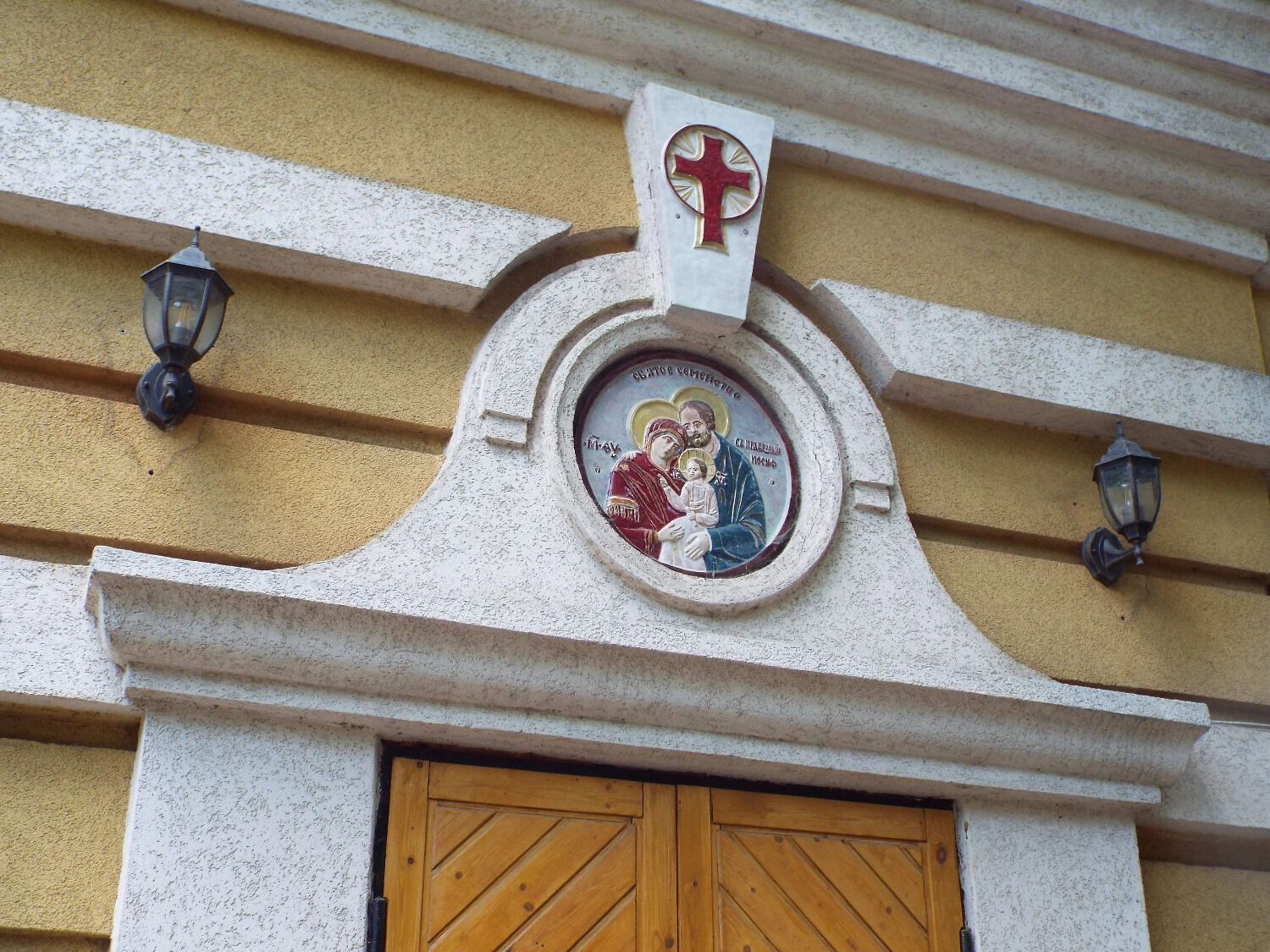 Храм изобилует деталями