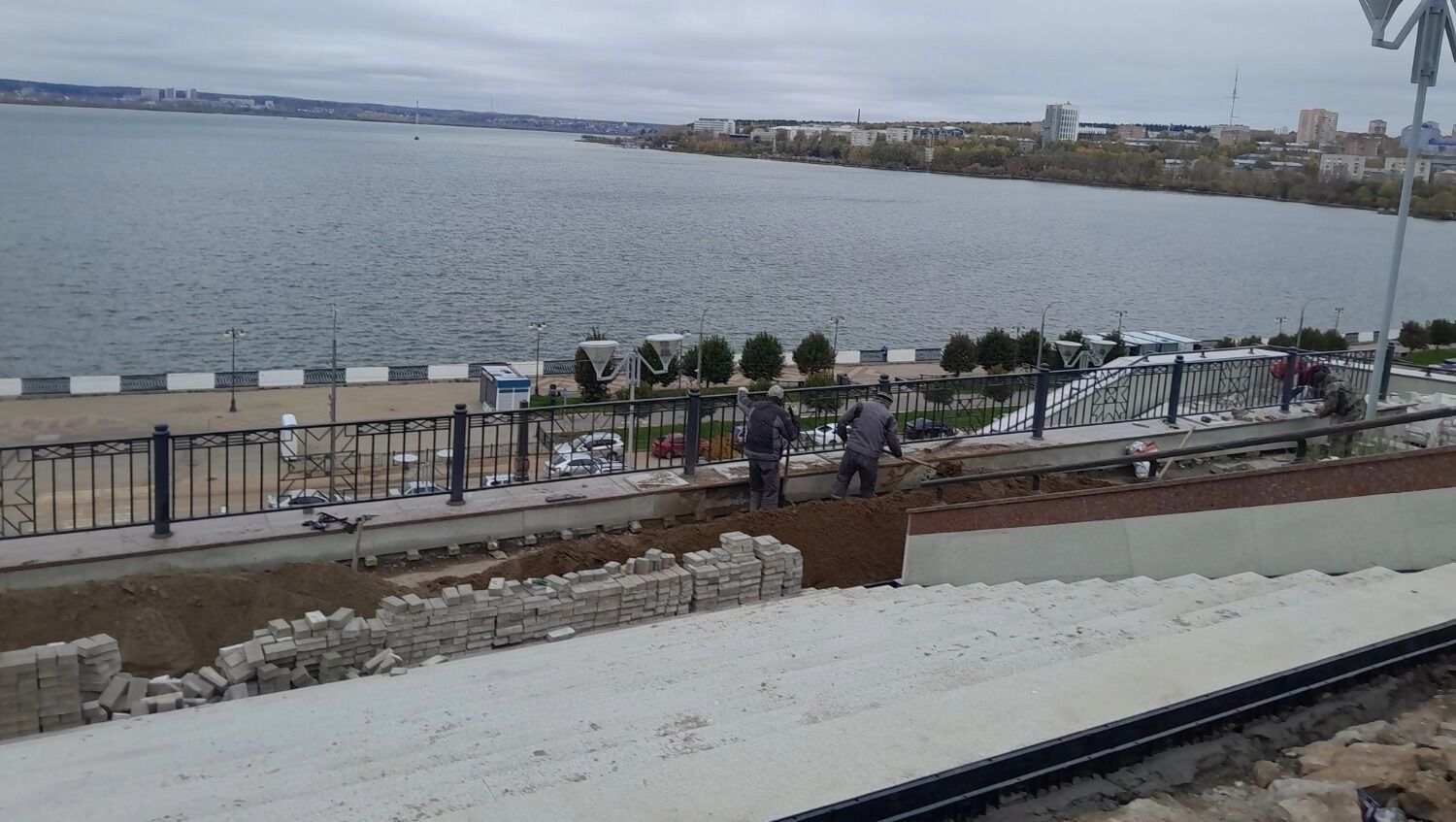  Обновляемые ступени эспланады