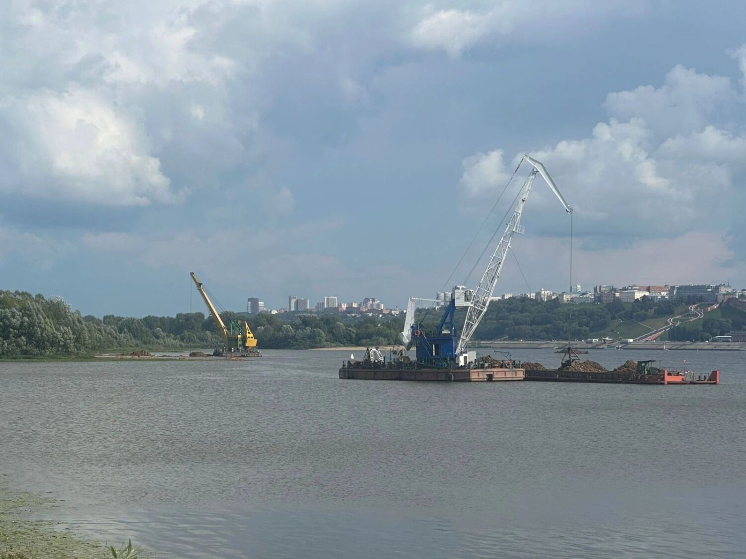 Большая часть грунта уже убрана