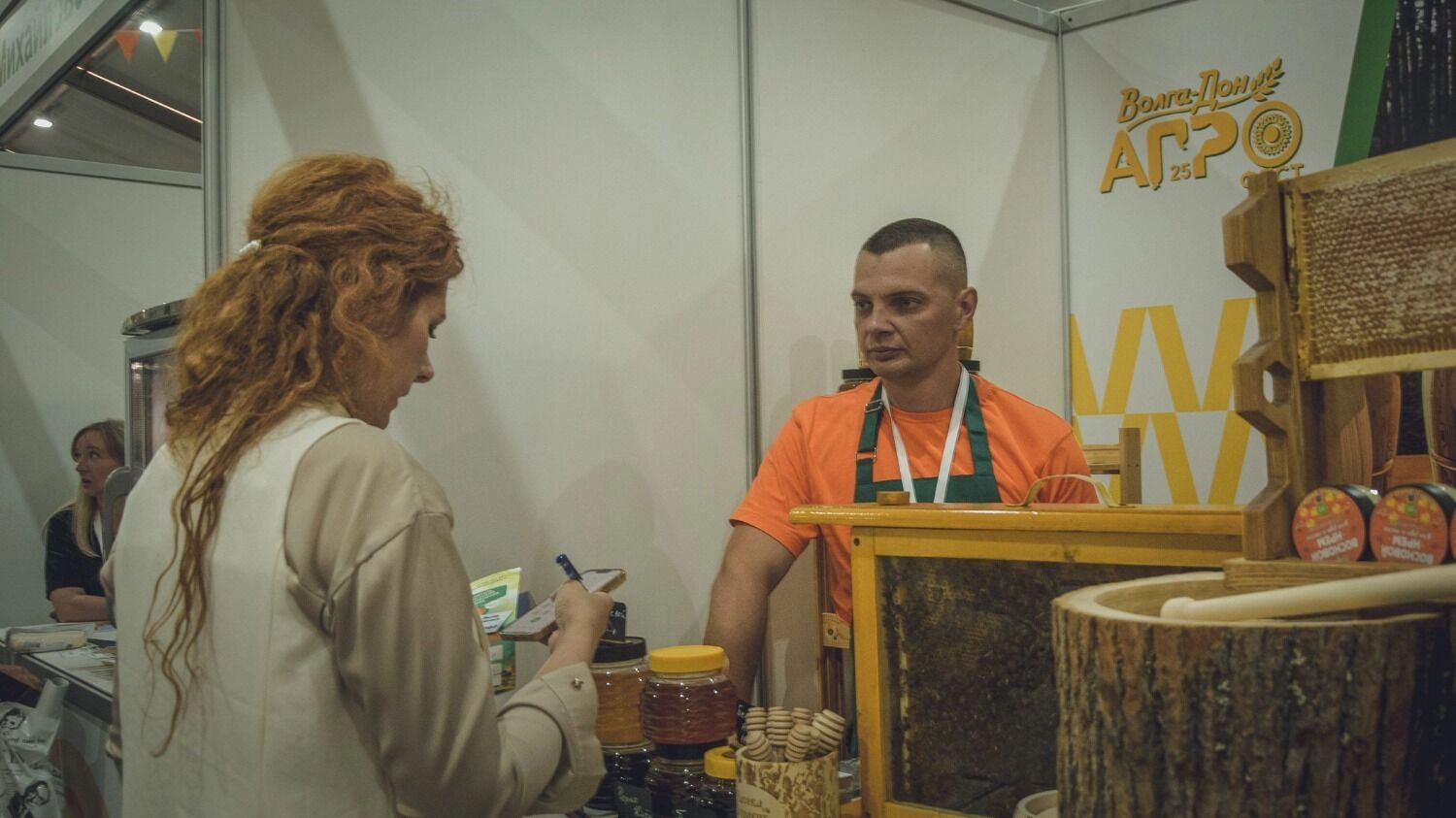 Изделия ручной работы и сельхозпродукция на Дне поля