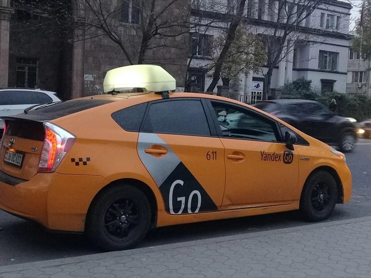 Toyota Prius в Яндекс Такси