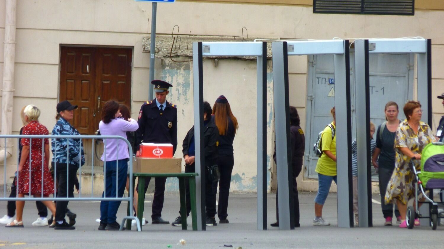 Служба безопасности на фестивале ТриЧетыре