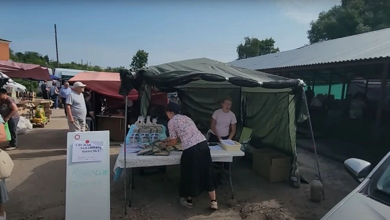 Как выглядела палатка канадцев на рынке в Дальнем Константинове