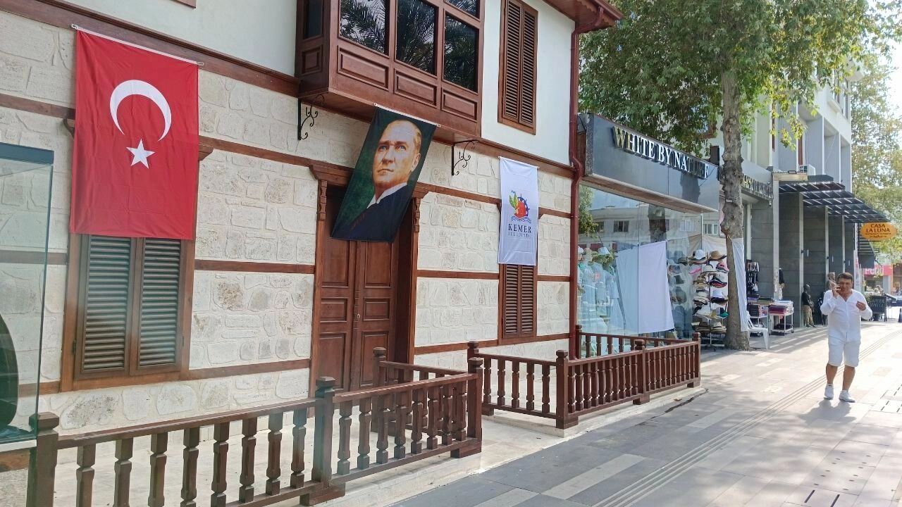Как совершать покупки по карте в Турции