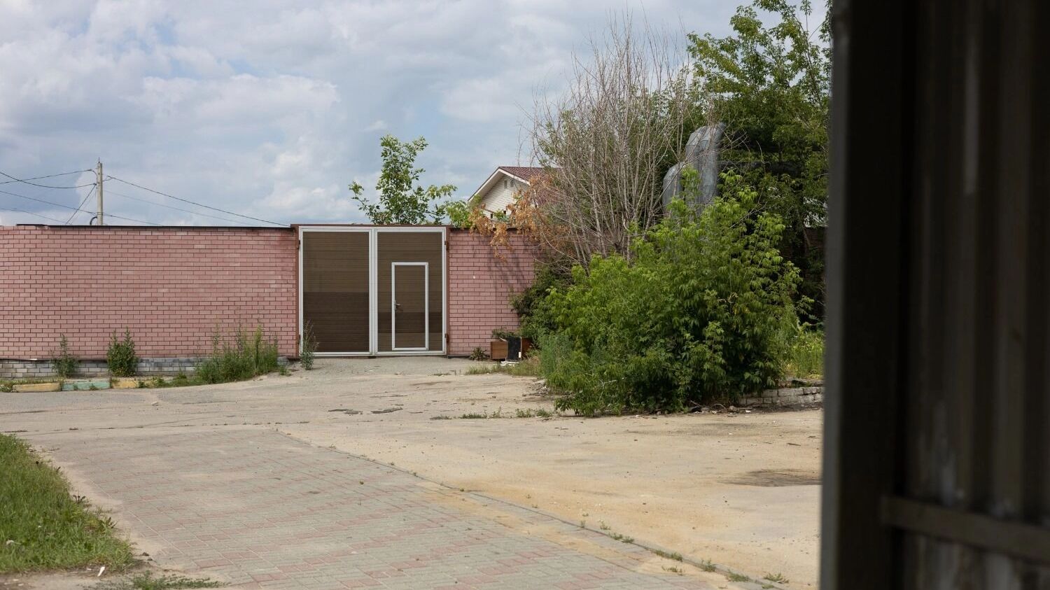 Первый выход из метро постоят в районе дома №50 на улице Станционная