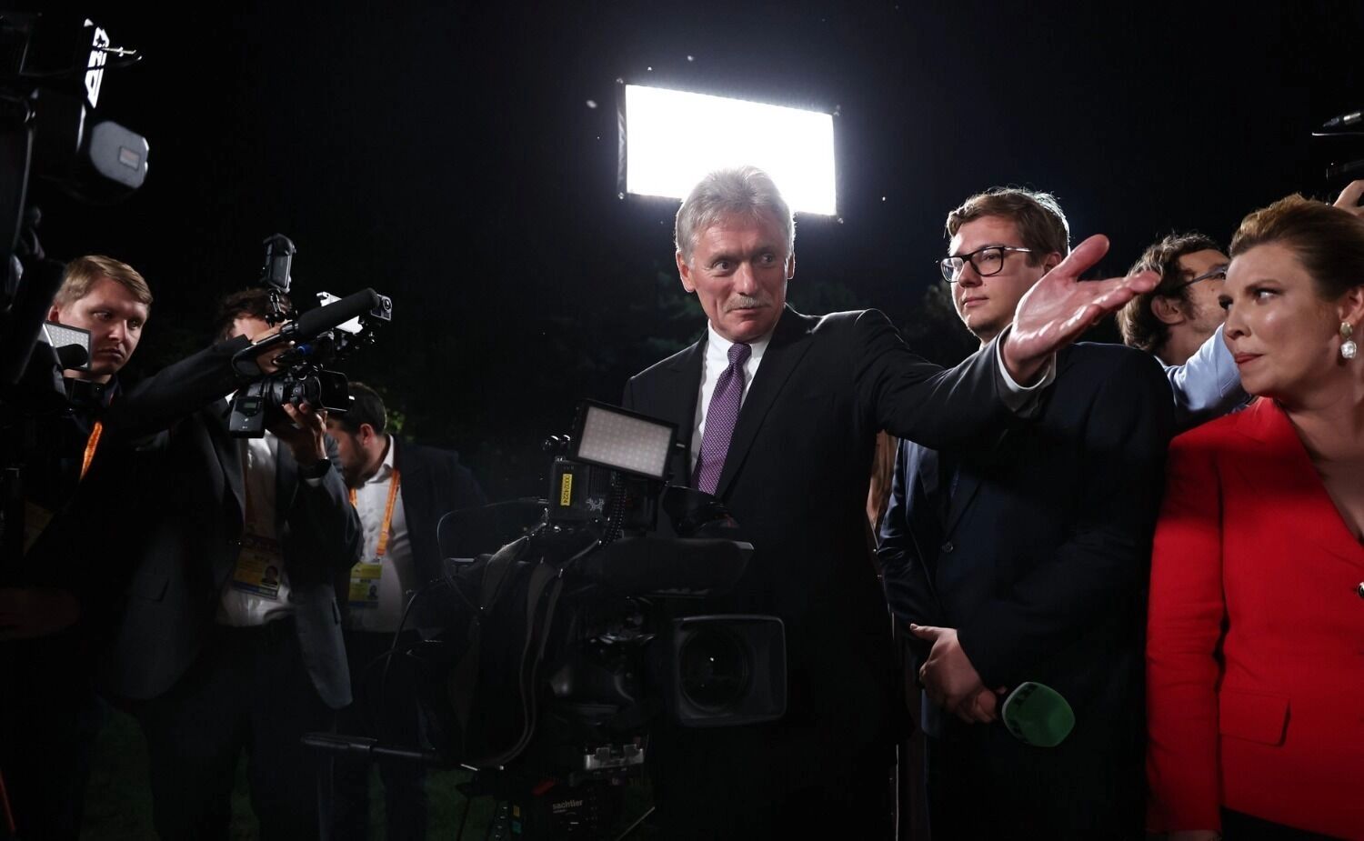 Потеря достоинства или главного партнера? Трамп поставил Киев перед «трудным выбором»