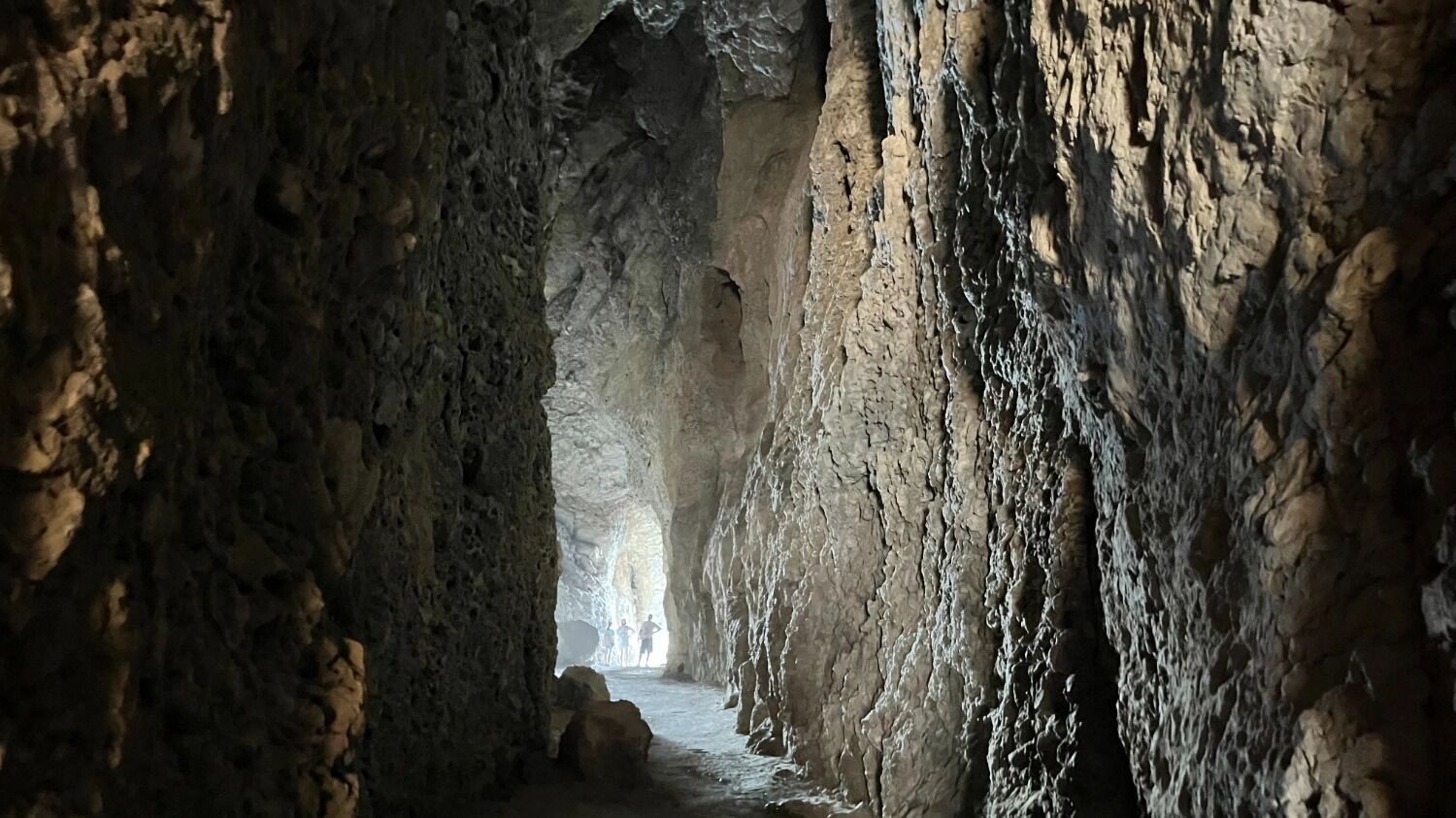 Сквозной грот