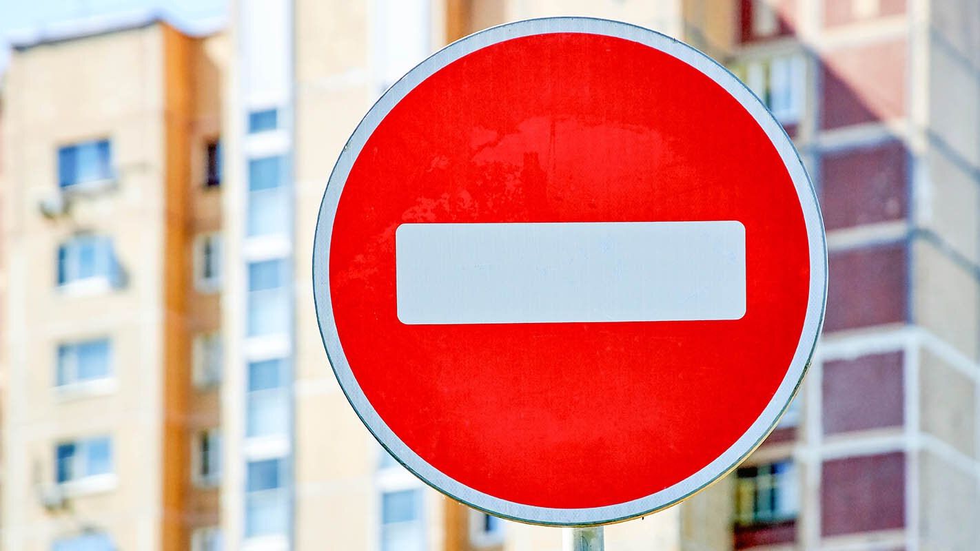 В пяти районах Петербурга ограничат движение