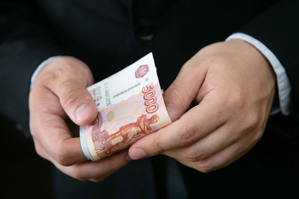 Квалифицированных сотрудников заманивают высокими зарплатами