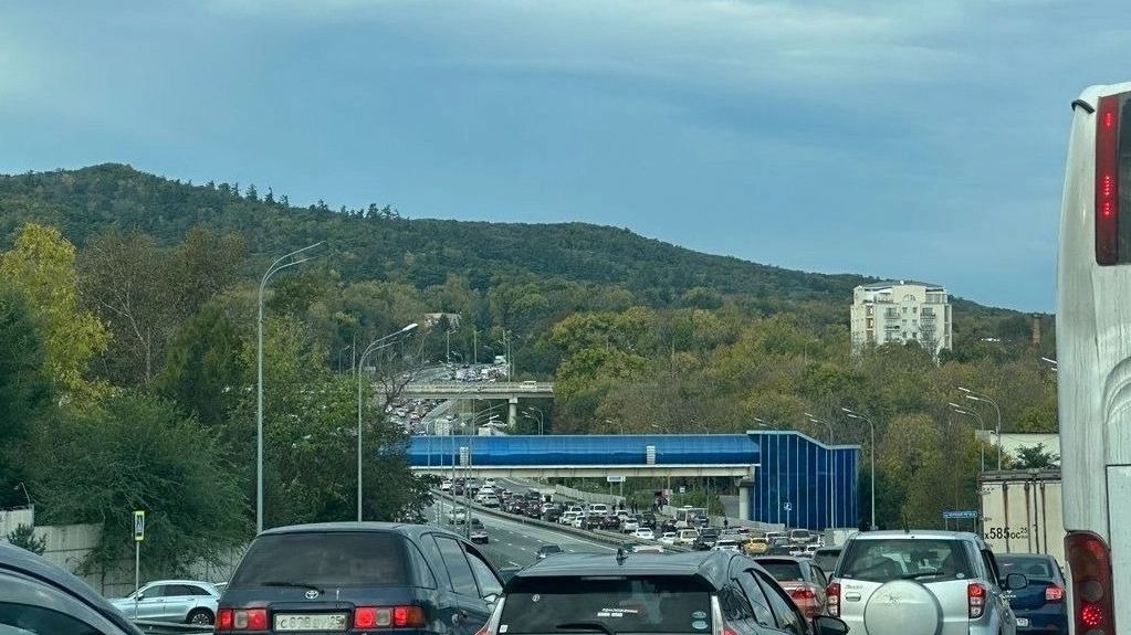 Владивосток становится комфортнее: обновленная развязка заработала на Русской