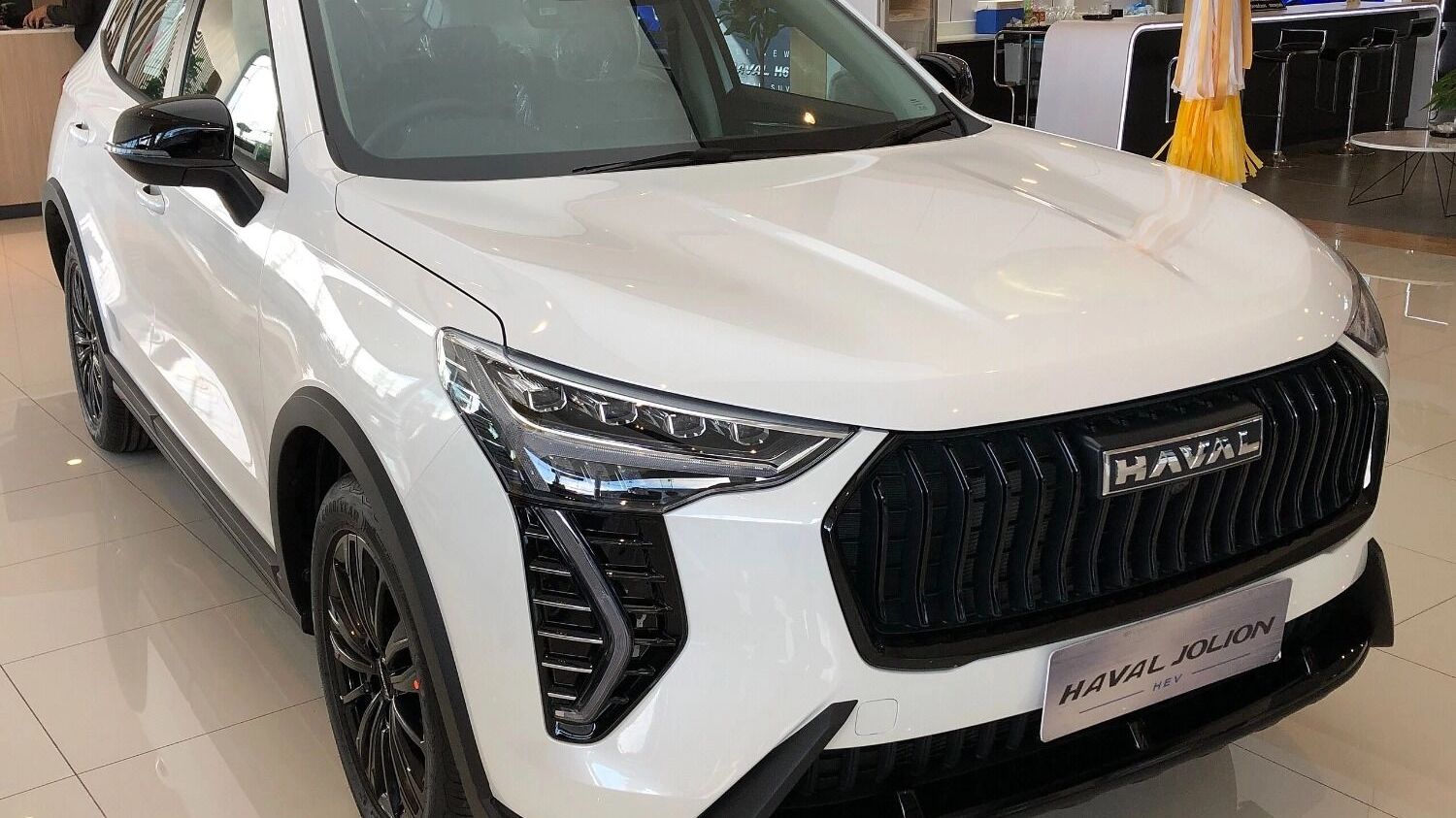 Бум продаж на авторынке: россияне скупают иномарки, «АвтоВАЗ» в яме