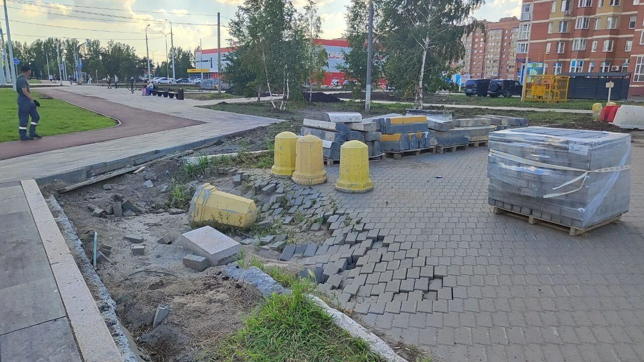 Обвал парковки на бульваре Архитекторов, 14/3