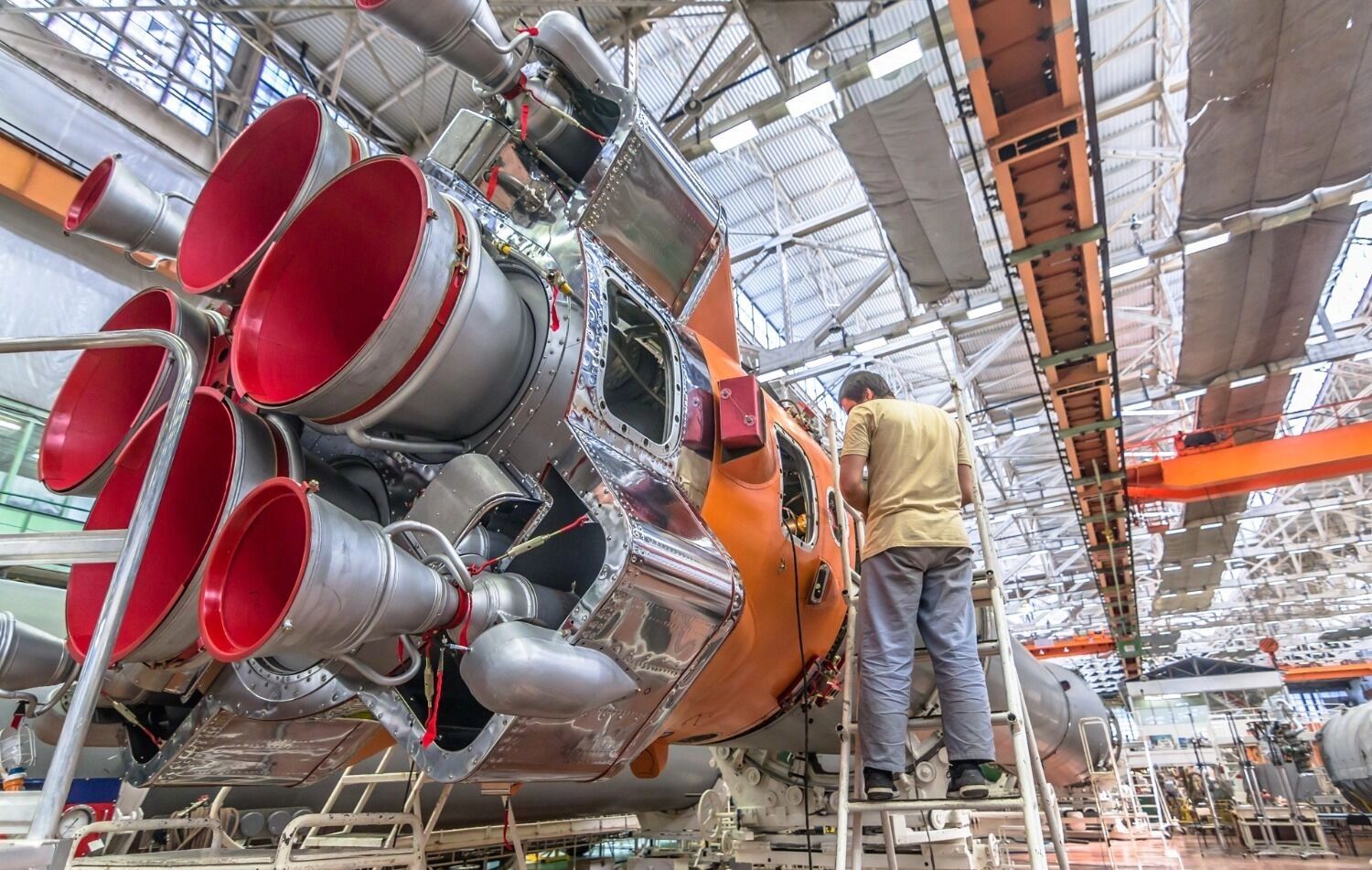 В ракетно-космической отрасли занято 170 тыс. человек
