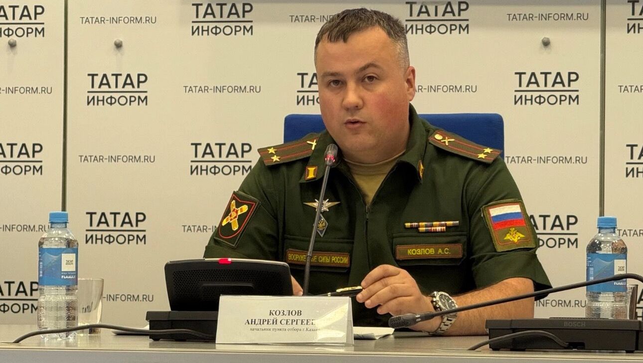 Начальник пункта отбора в Казани Андрей Козлов рассказал о единовременной выплате контрактницам