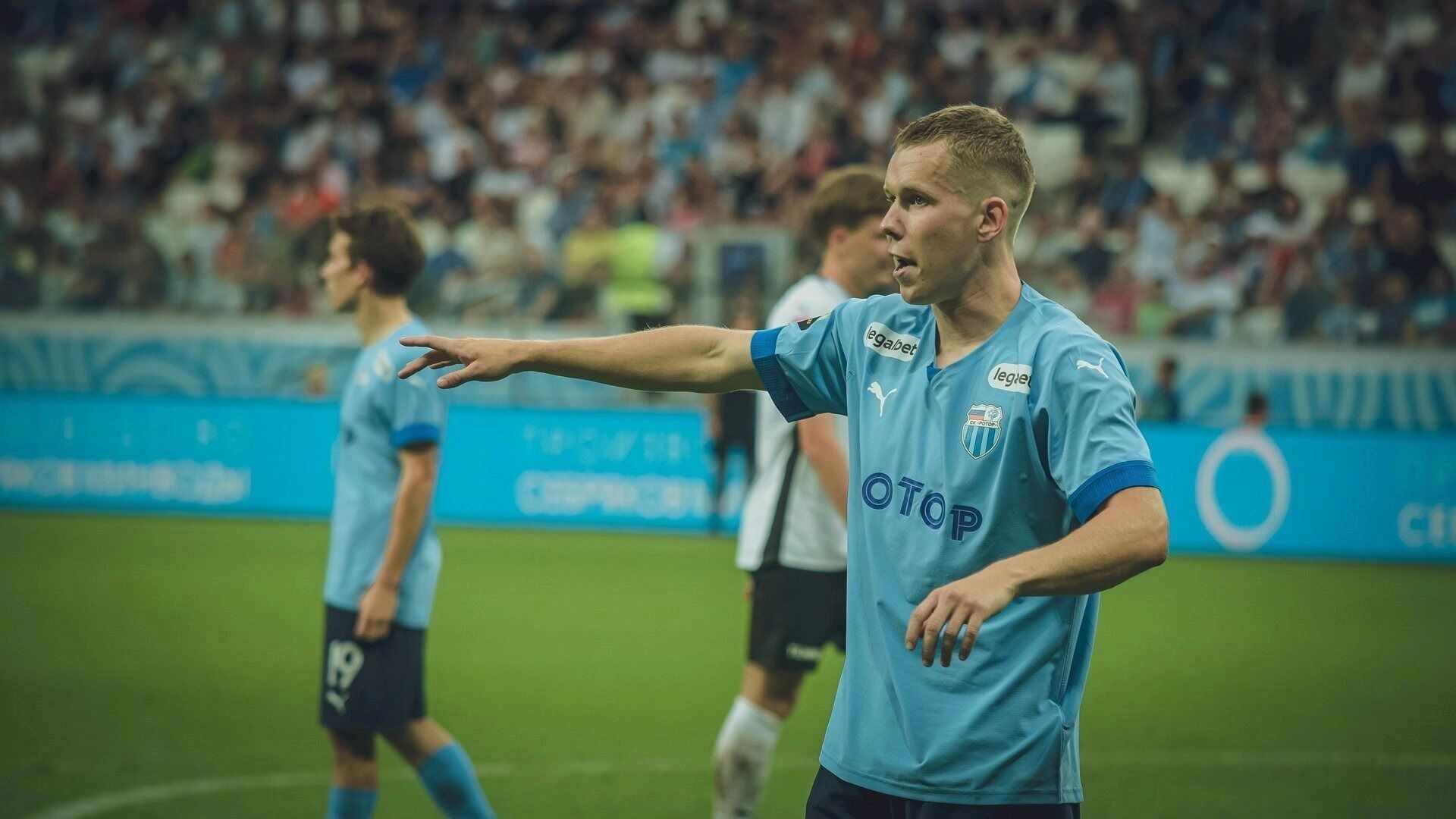 Футболист Ротора может сыграть против сборной России