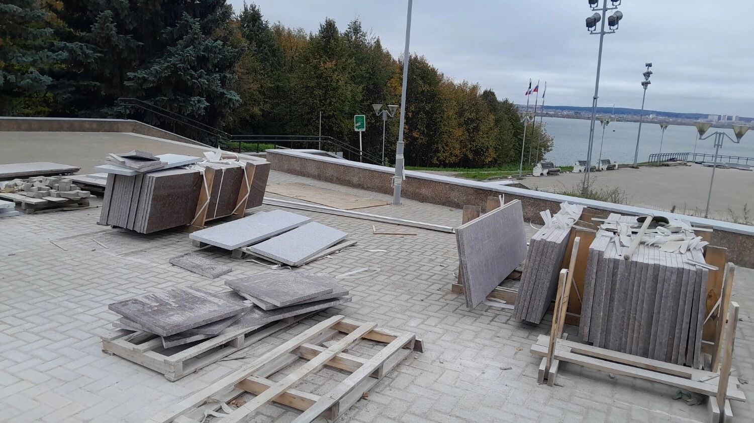 Стройматериалы для обновления эспланады