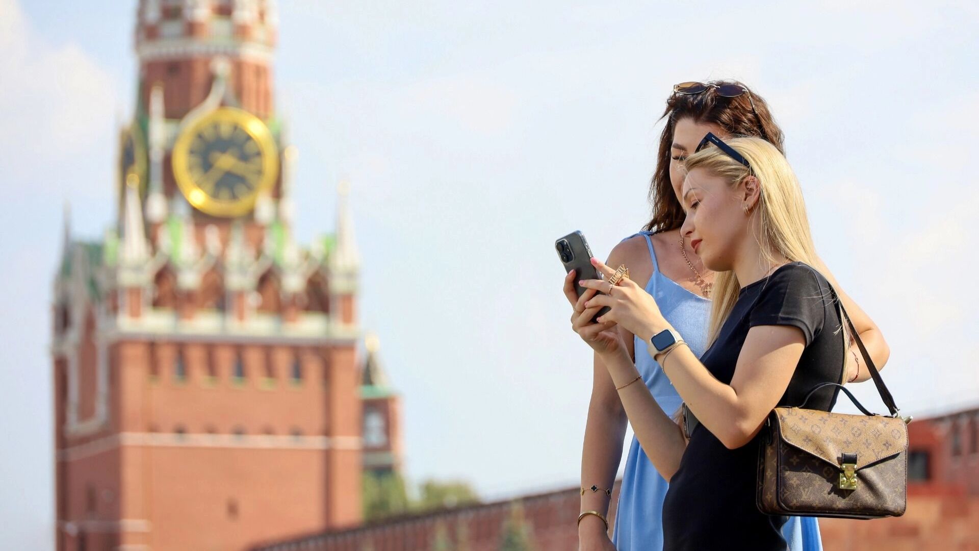 Россия без интернета. Пора ли снимать наличные и закупать бумажные дорожные карты?