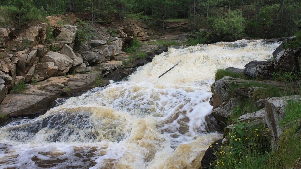 Фото Южаковского водопада в Свердловской области