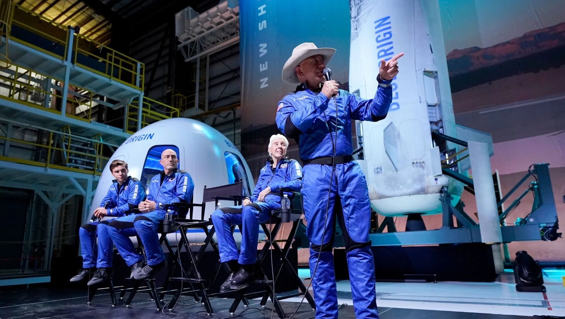 Революция в космосе: Джефф Безос открыл новую эру ракетостроения