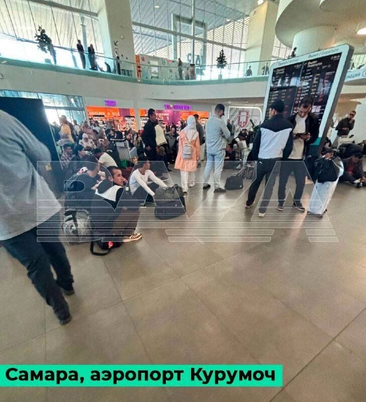 Схожая картина наблюдается во многих аэропортах