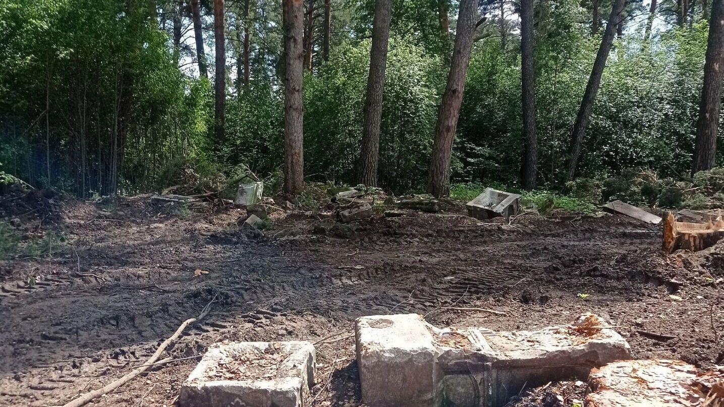 В Пермском крае кладбище с двухвековой историей приходит в упадок