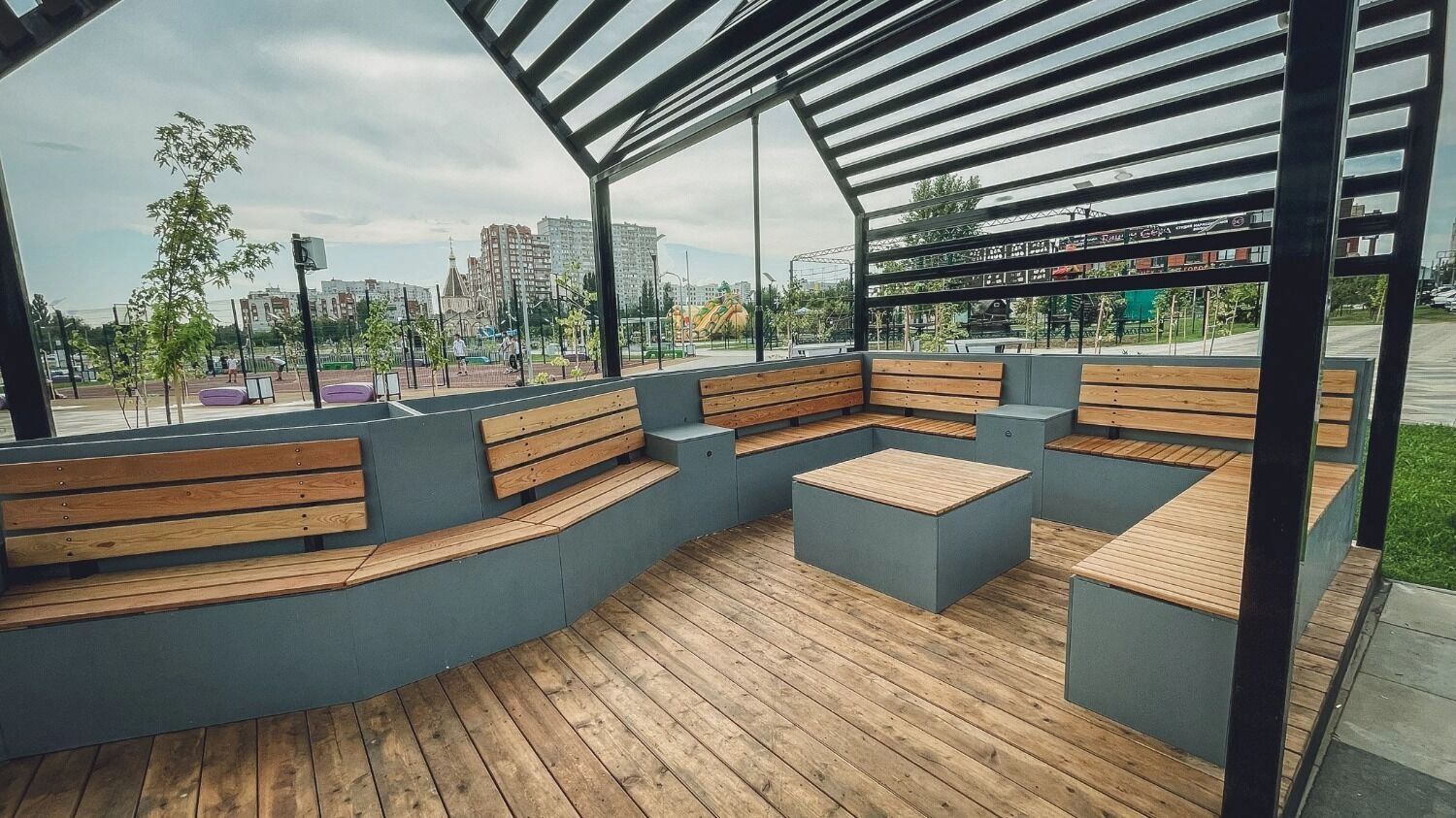 В парке предусмотрены перголы для отдыха