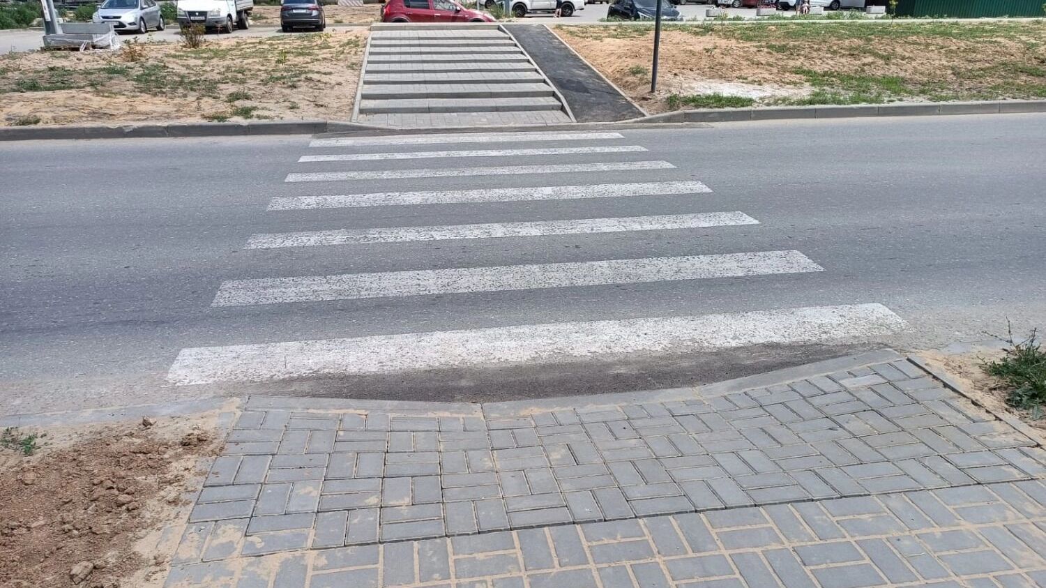 Новые пандусы около ярмарки в Дзержинском районе