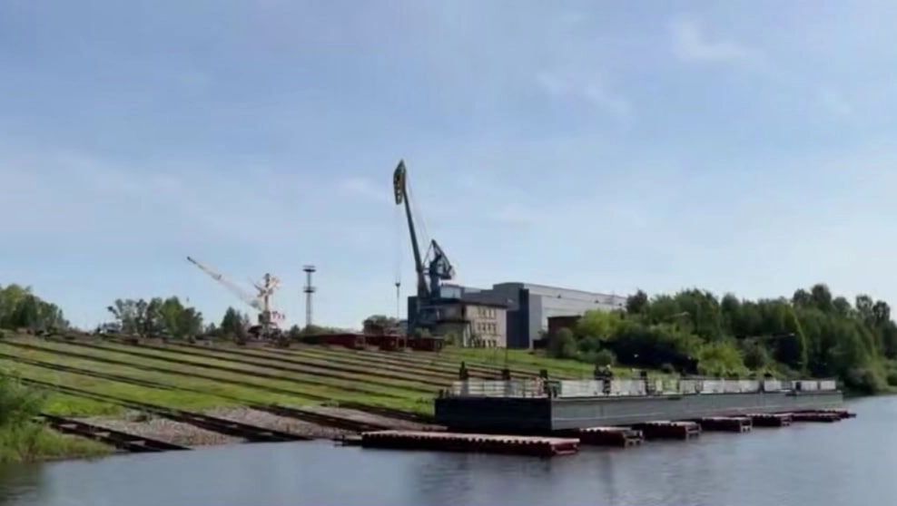 В Соликамске спущен на воду причал для прогулочных и круизных судов