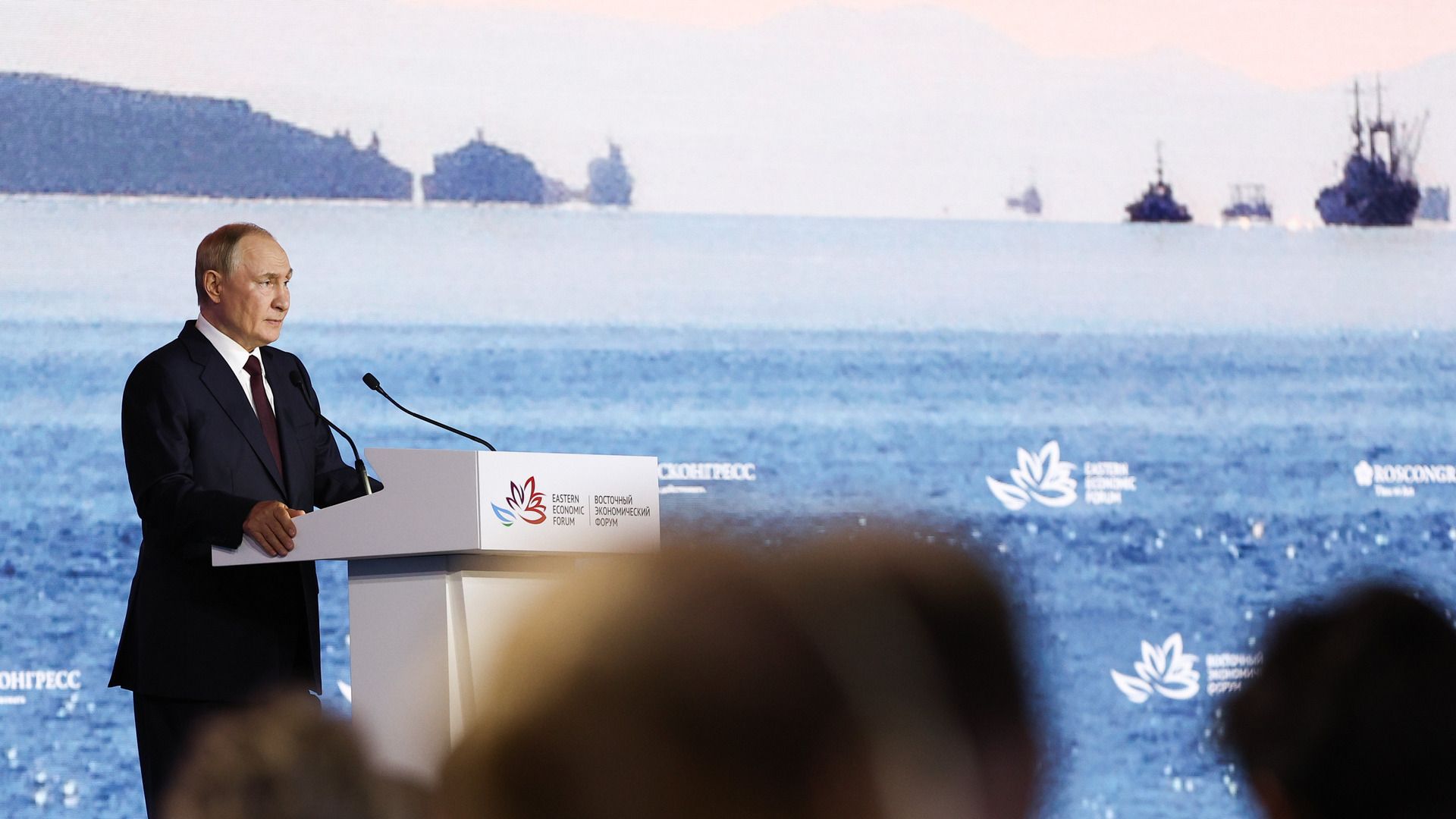 Путин оценил роль маршрута Петербург-Владивосток Путин оценил роль маршрута Петербург-Владивосток