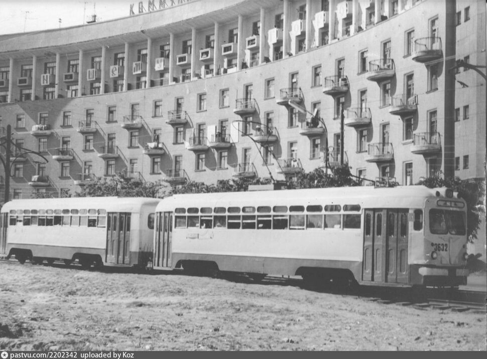 Проспект Жданова, радиусный дом