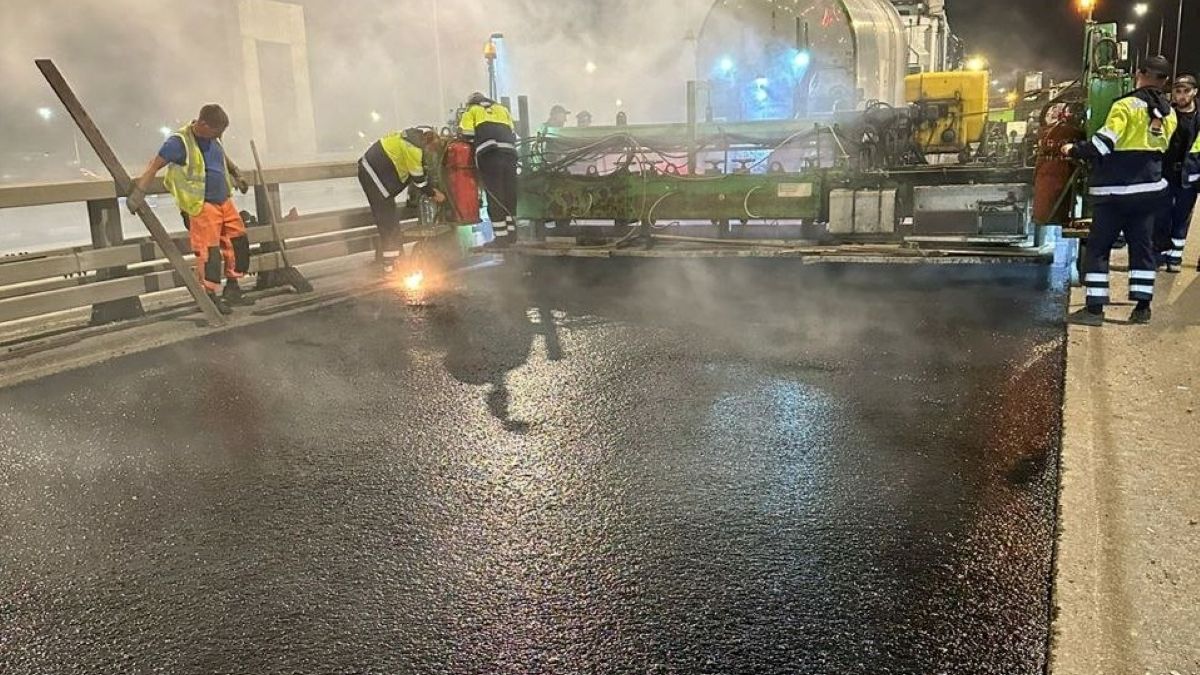 Ремонт парализует движение в двух районах Петербурга