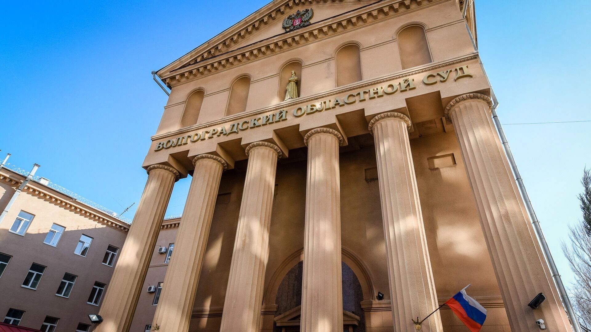 Фермер получил 9 лет за попытку задавить и расстрелять рабочих под Волгоградом