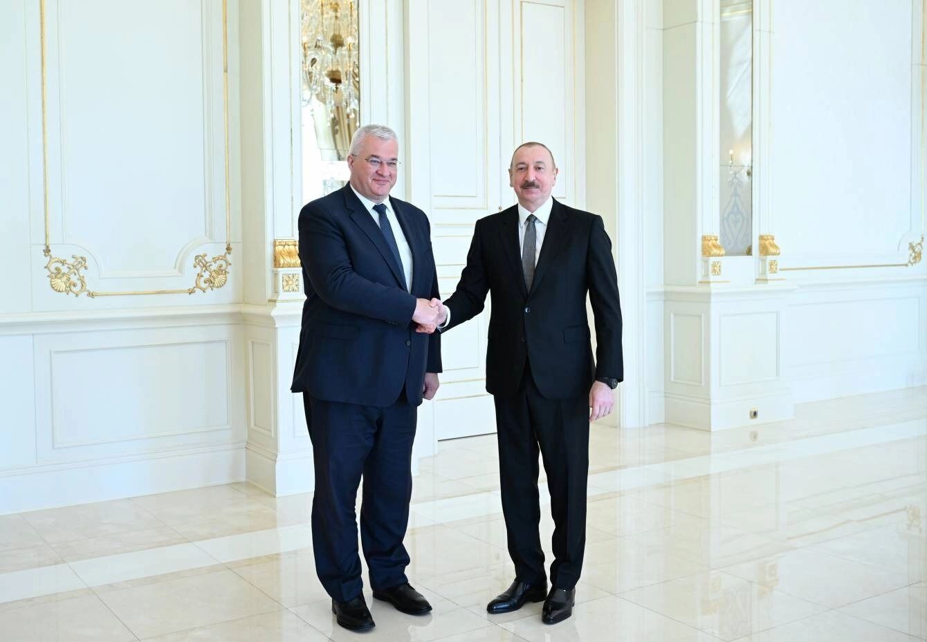 Глава Азербайджана принял министра иностранных дел Украины