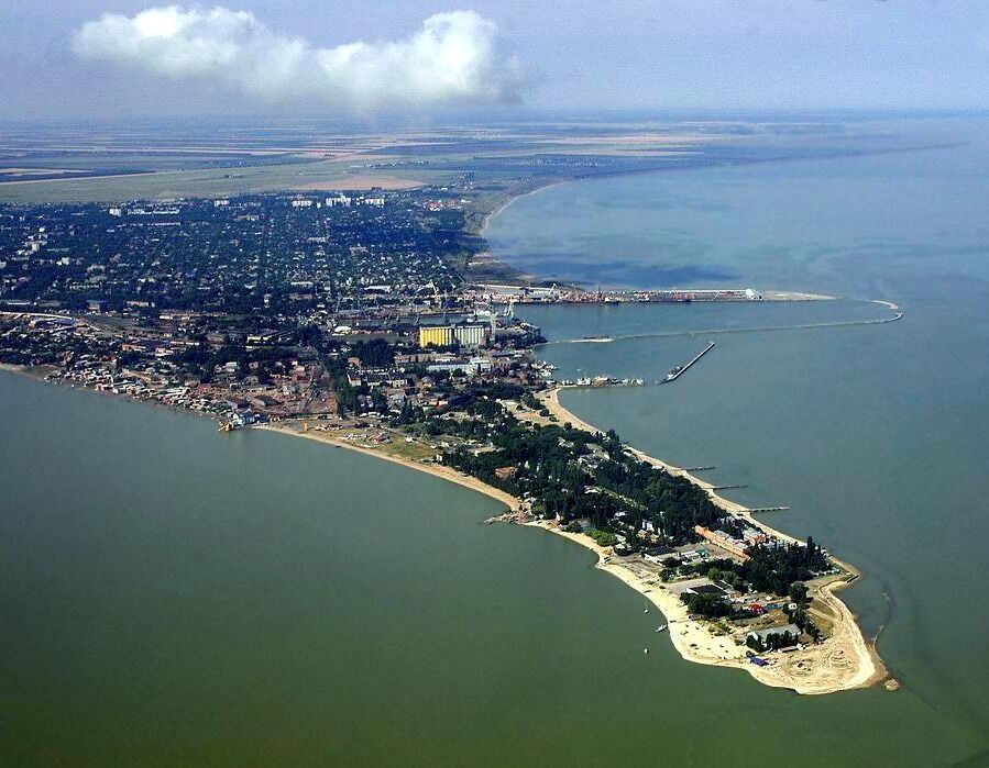 Вид на город Ейск в Азовском море с высоты птичьего полета