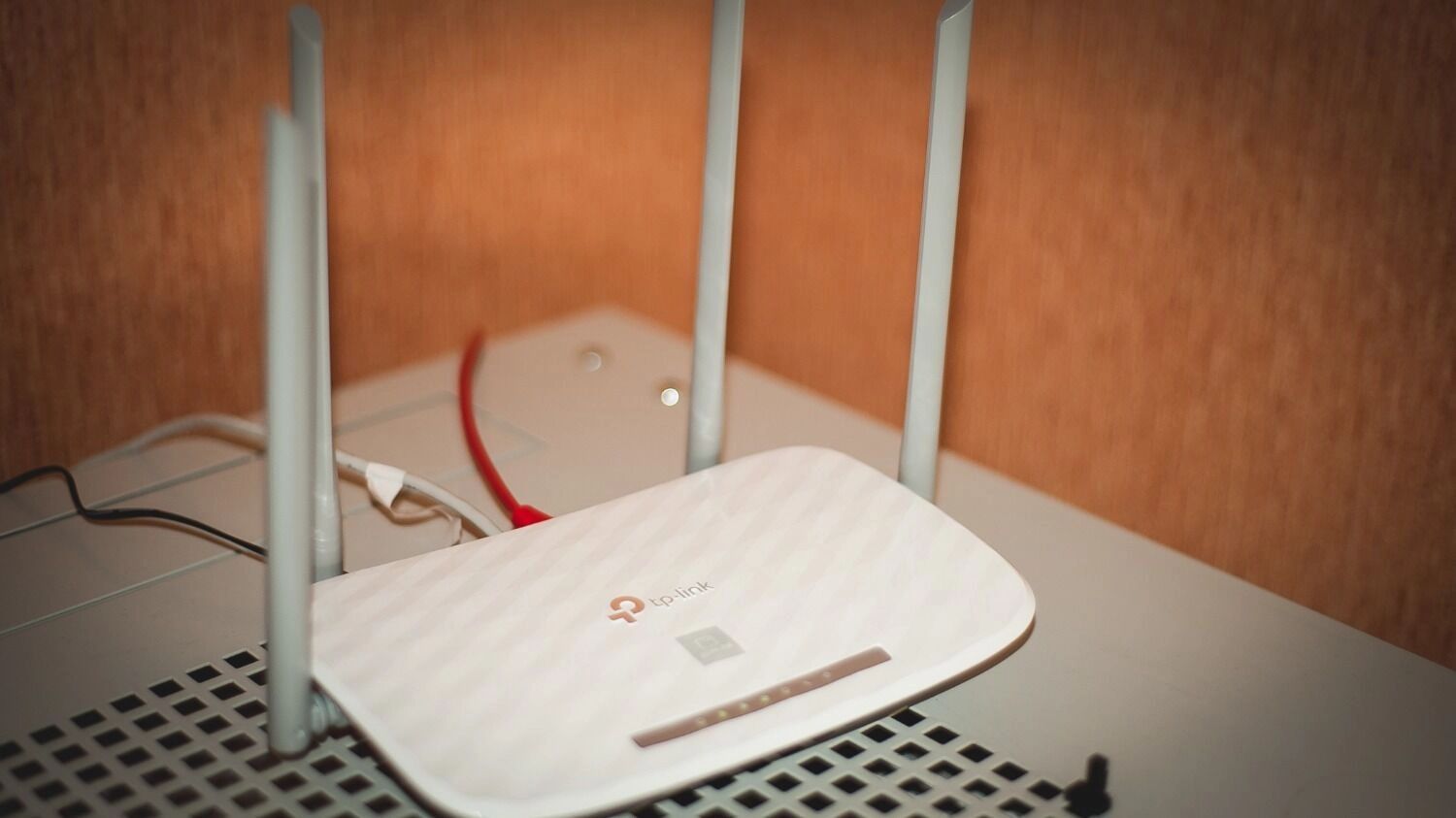 Россияне массово переходят на&nbsp;домашний интернет из-за проблем с&nbsp;мобильным, а&nbsp;операторы повышают цены