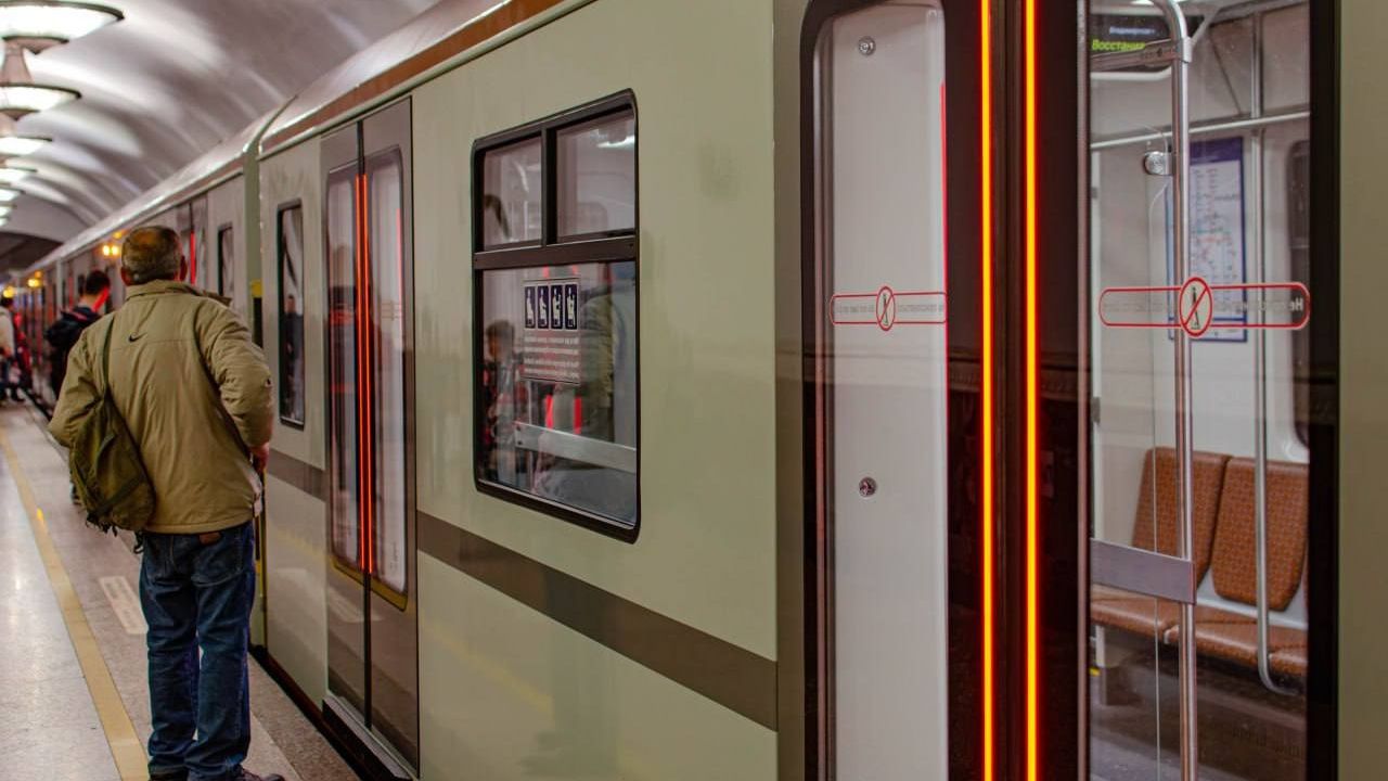 В метро Петербурга продолжают тестировать поезда для новой линии