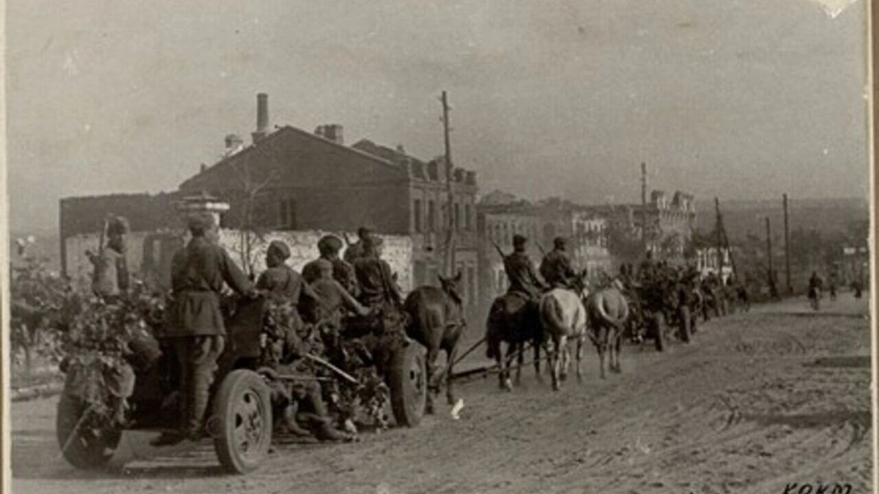 Улица Новомосковская (проспект Б. Хмельницкого) в августе 1943 года