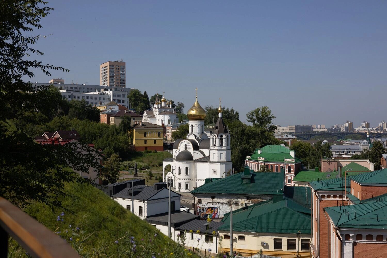 Туристам и жителям города с бульвара открываются шикарные виды