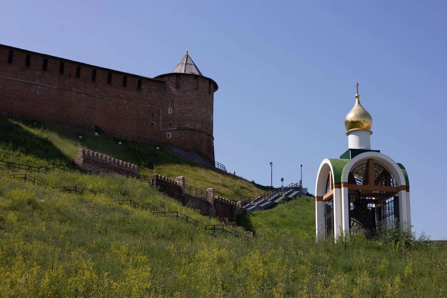 Туристам и жителям города с бульвара открываются шикарные виды