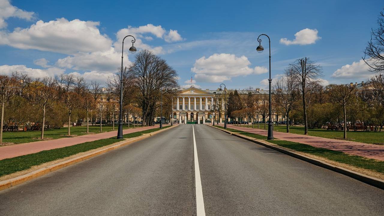 Петербург массово распродаст имущество для пополнения казны