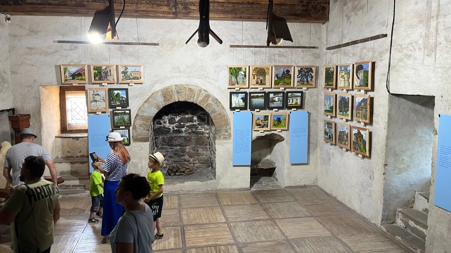 Внутри башни Генуэзской крепости