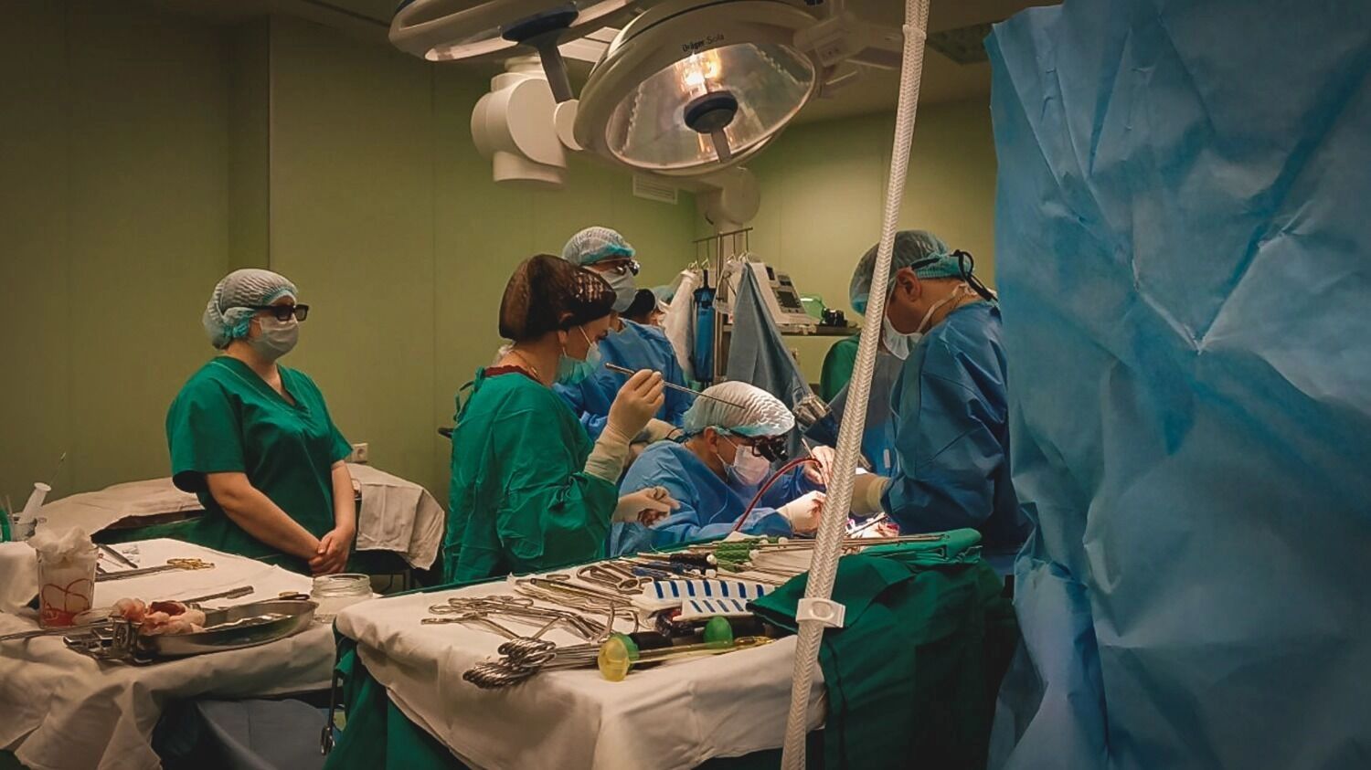 Найти семь триллионов за 10 дней. Правительство перекроило трехлетний бюджет России