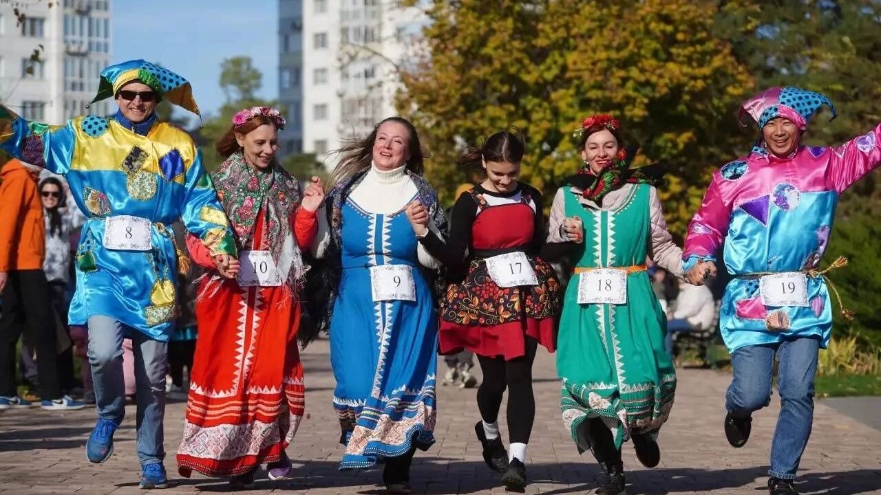 Забег в русских народных костюмах прошёл в Волгограде