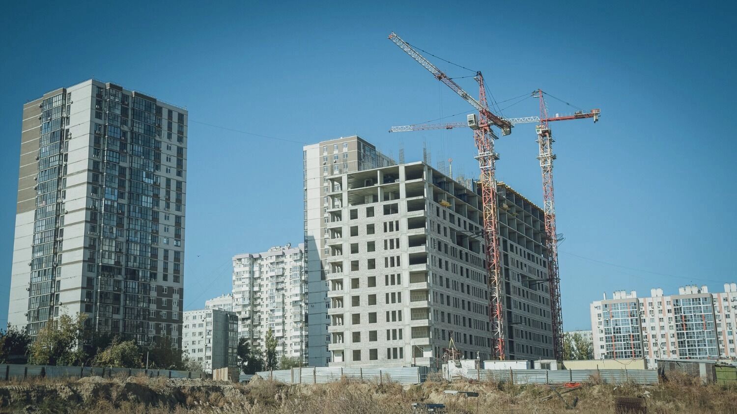 В мае 2025 года резко сократился вывод на рынок новых строительных проектов