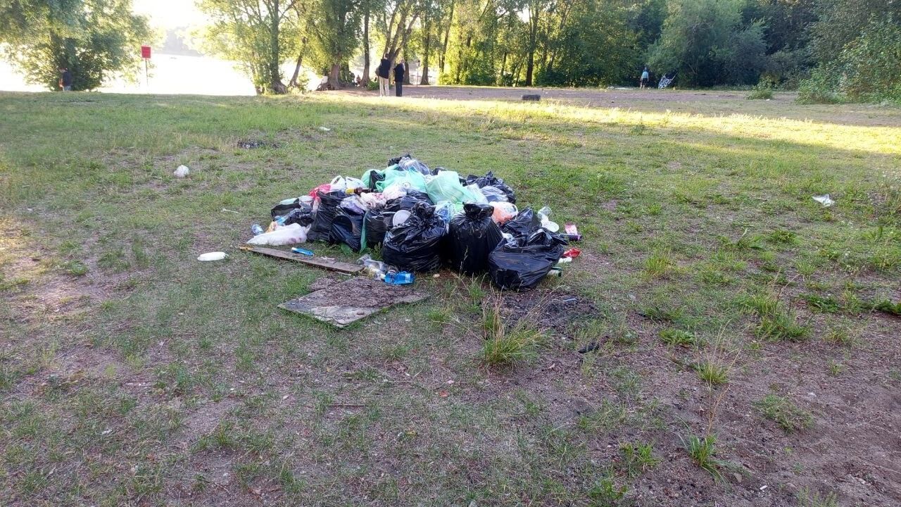 Субботник на Мулянке в Перми обернулся свалкой на берегу реки