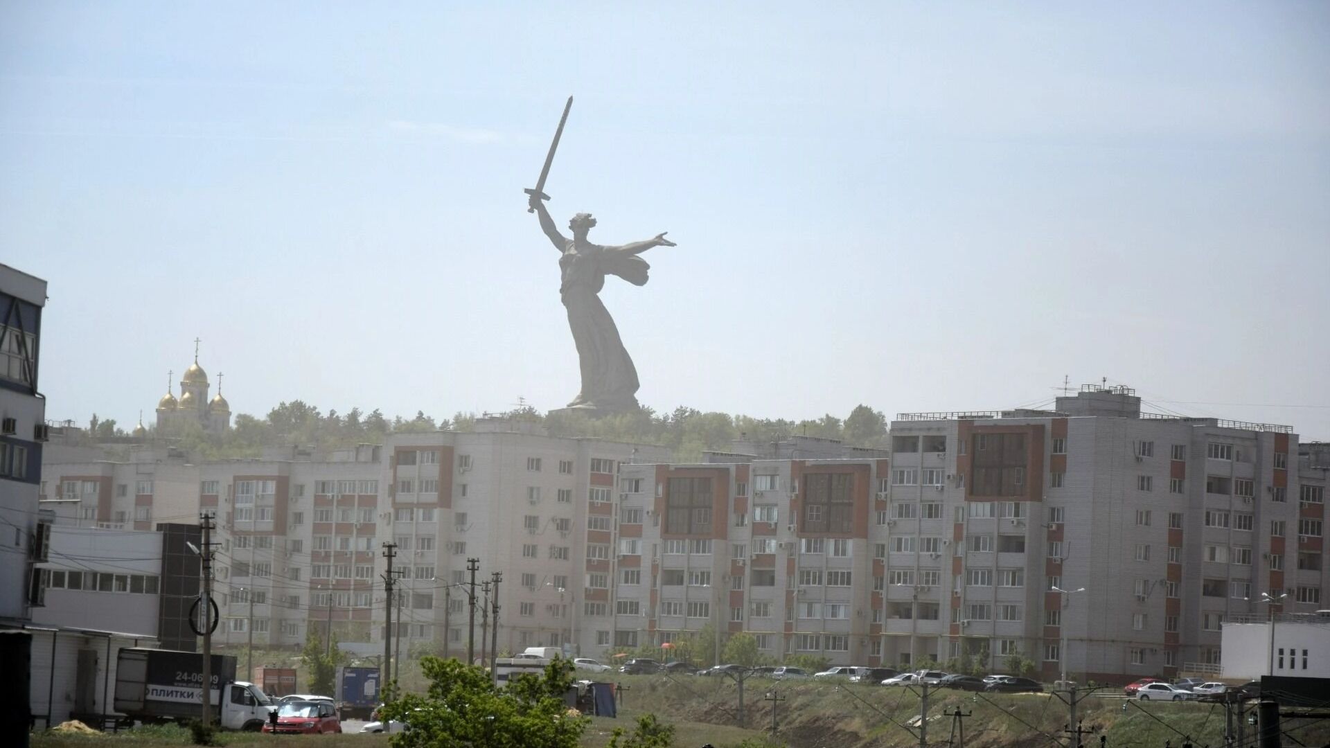 Атака дронов и смерть подростков потрясли Волгоград