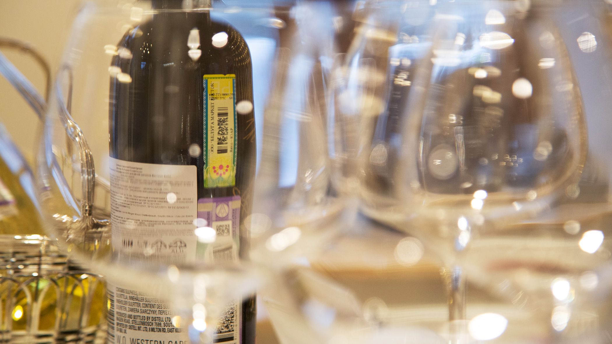 Продажу алкоголя через интернет испытают в России в 2026 году