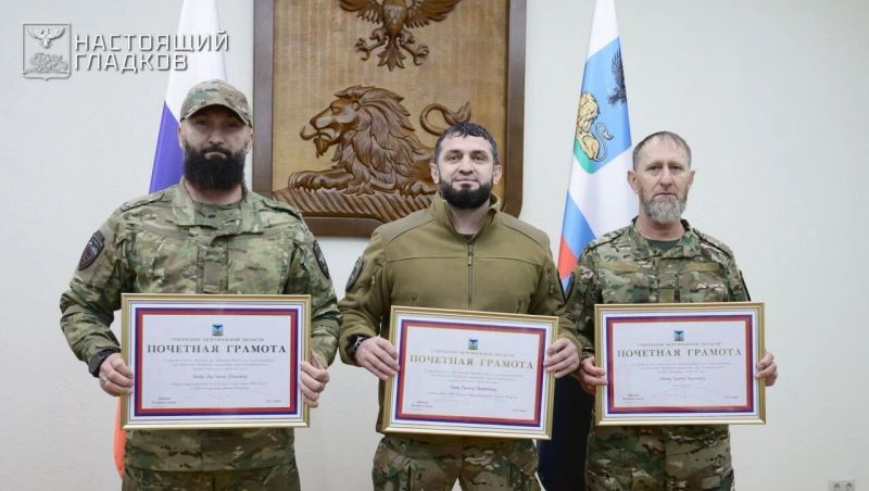 Гладков наградил военных, задержавших сообщника беглого преступника